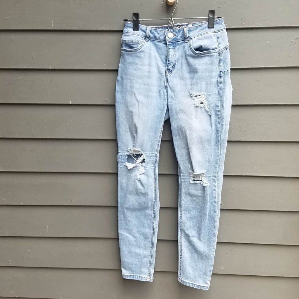 Refuge Rio 7 Distressed Mid Rise Push Up Jeans size 7